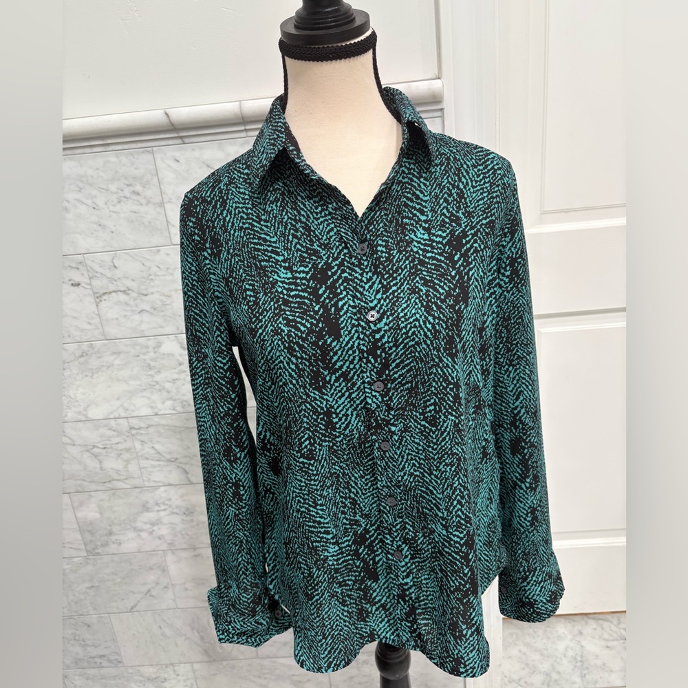 XS Banana Republic Button-Up Blouse
